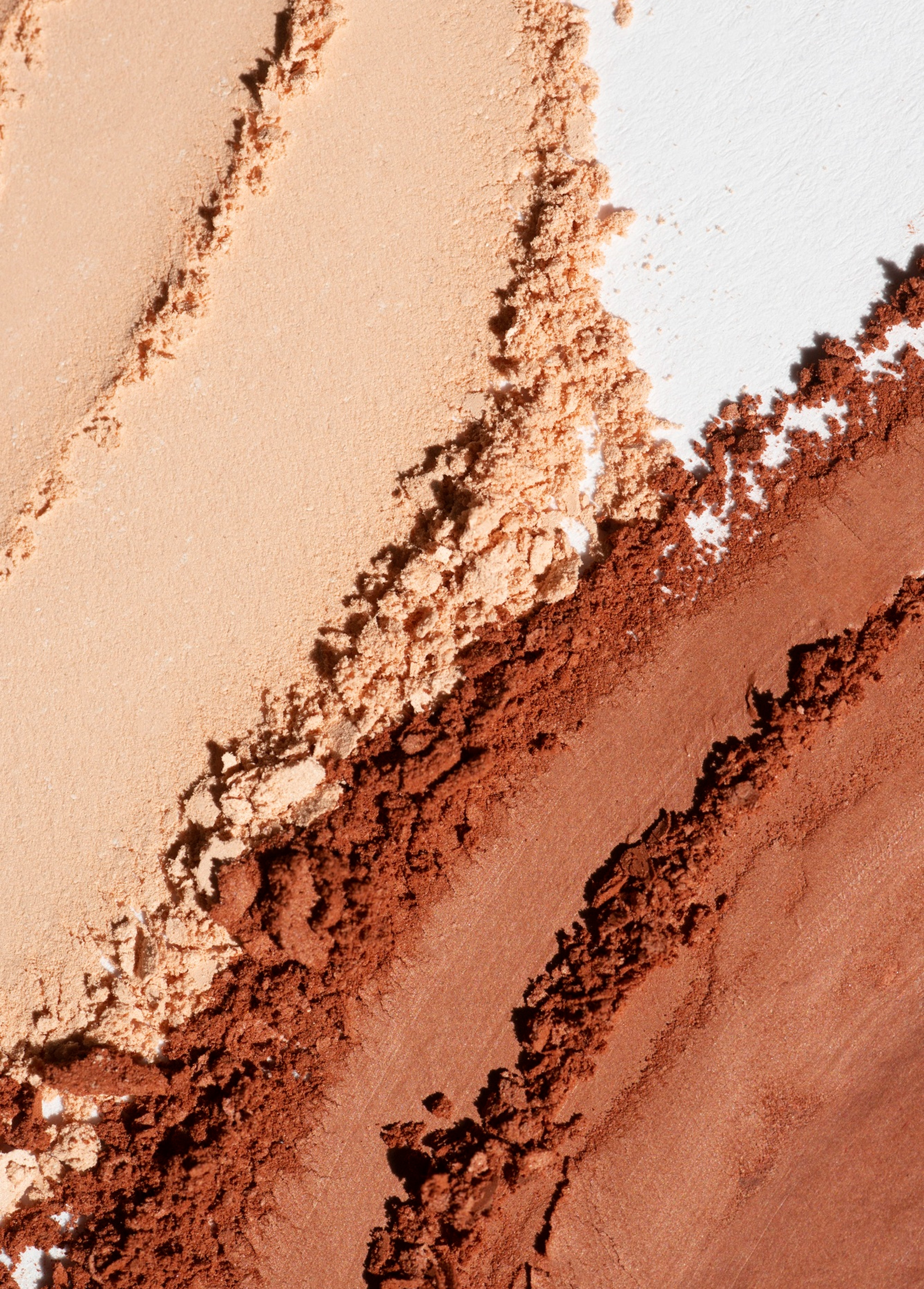 Moisture tint lip gloss